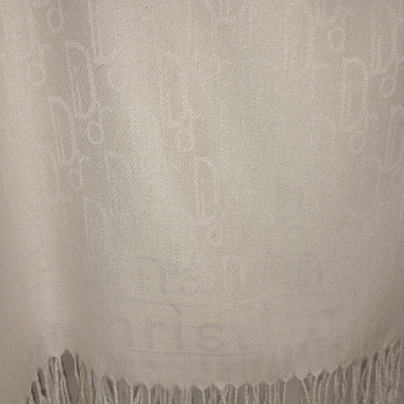 CHRISTIAN DIOR WRAP - Picture 6 of 10